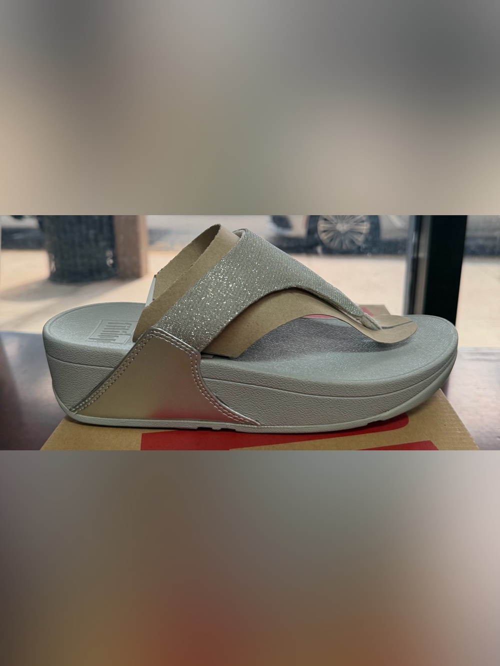 Lulu Shimmerlux Toe-Post Sandals -Silver Size: 6